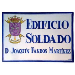 Placa de cerámica de Talavera personalizada 30x40 cm con nombre de edificio