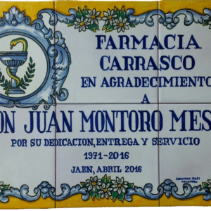 rotulo de cerámica con nombre de la farmacia