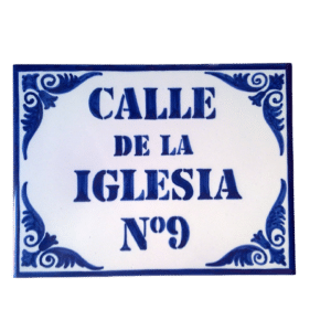 azulejo cerámica con numero y calle