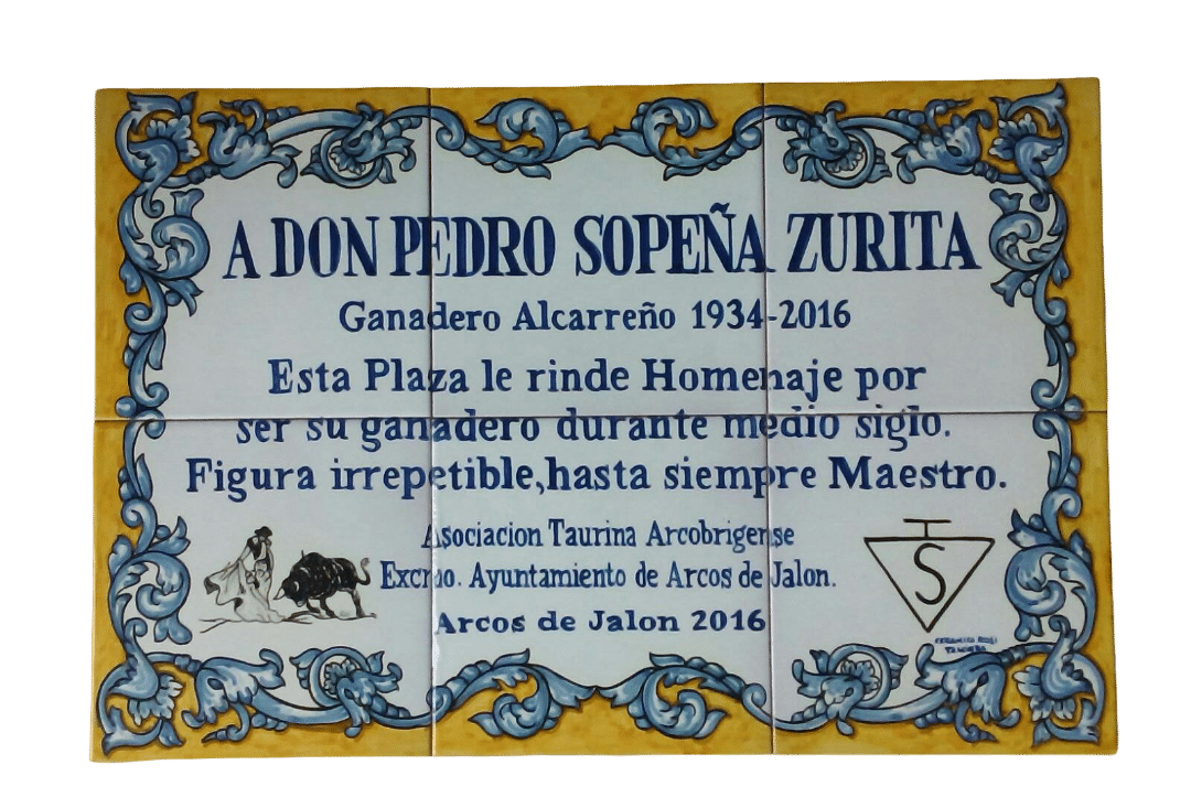 mural de cerámica con rotulo