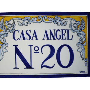 azulejo de cerámica con numero y nombre
